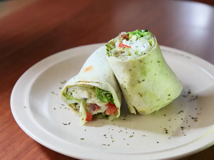 Egg breakfast wraps