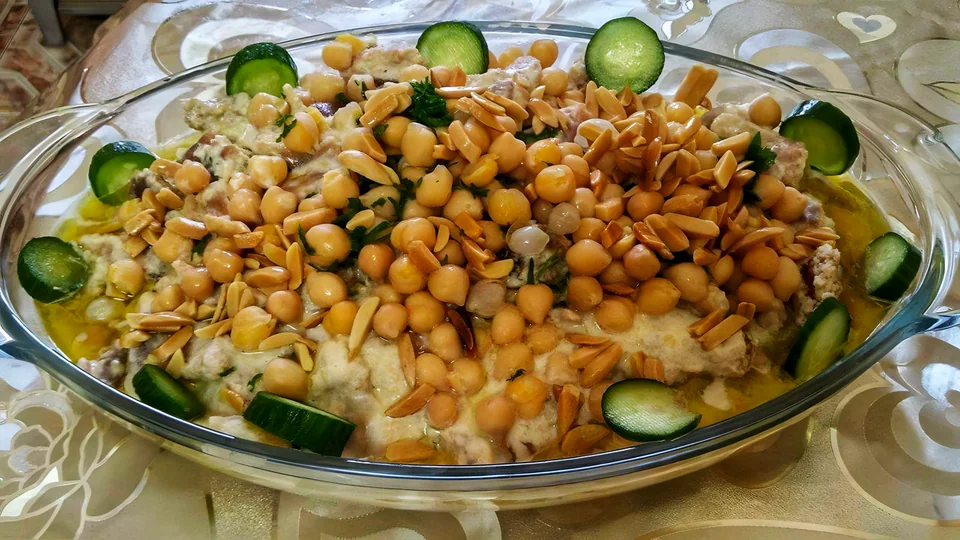 Fattet Hummus (Lebanese Chickpea Fatteh)
