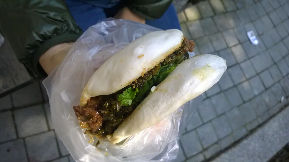 Gua Bao (Taiwanese Pork Belly Buns)
