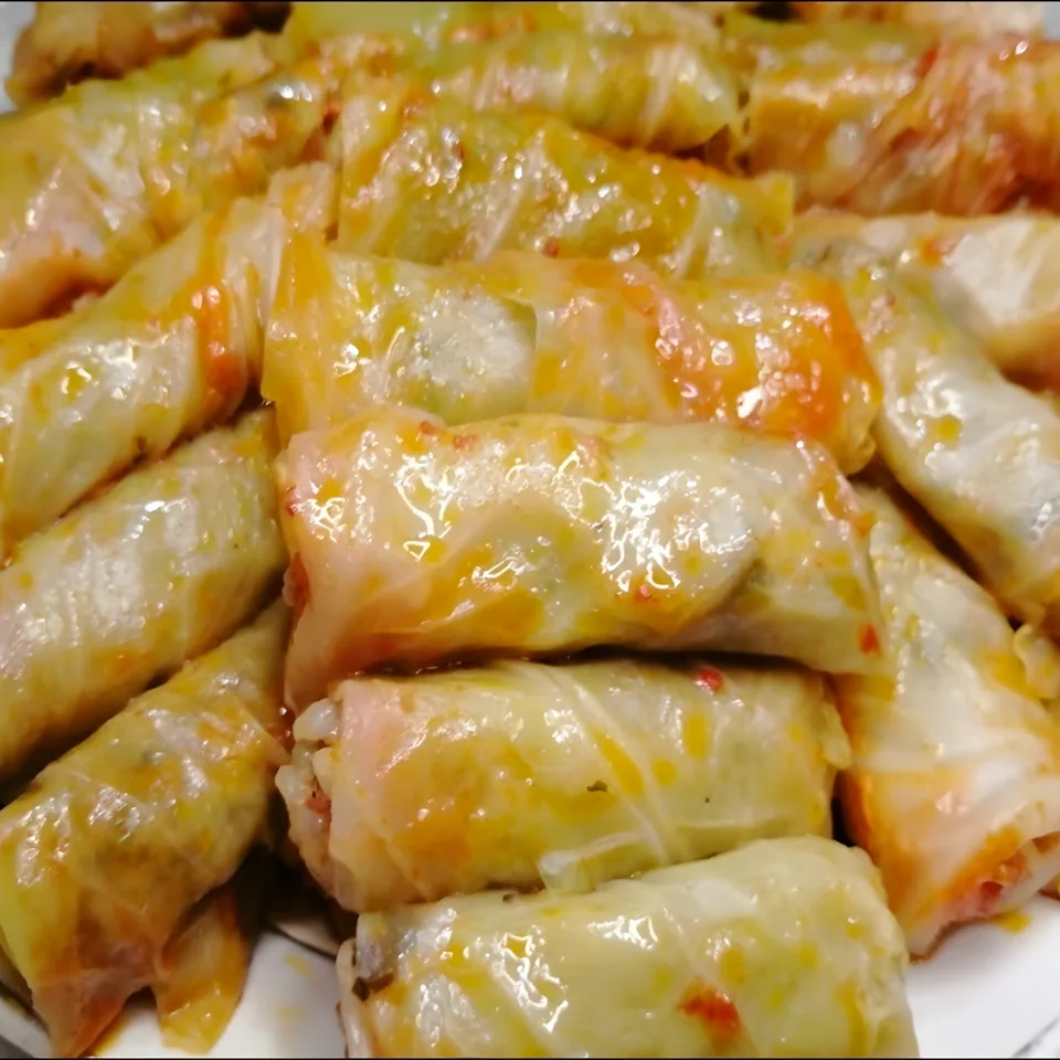 Azerbaijani Cabbage Rolls (Kelem Dolmasi)