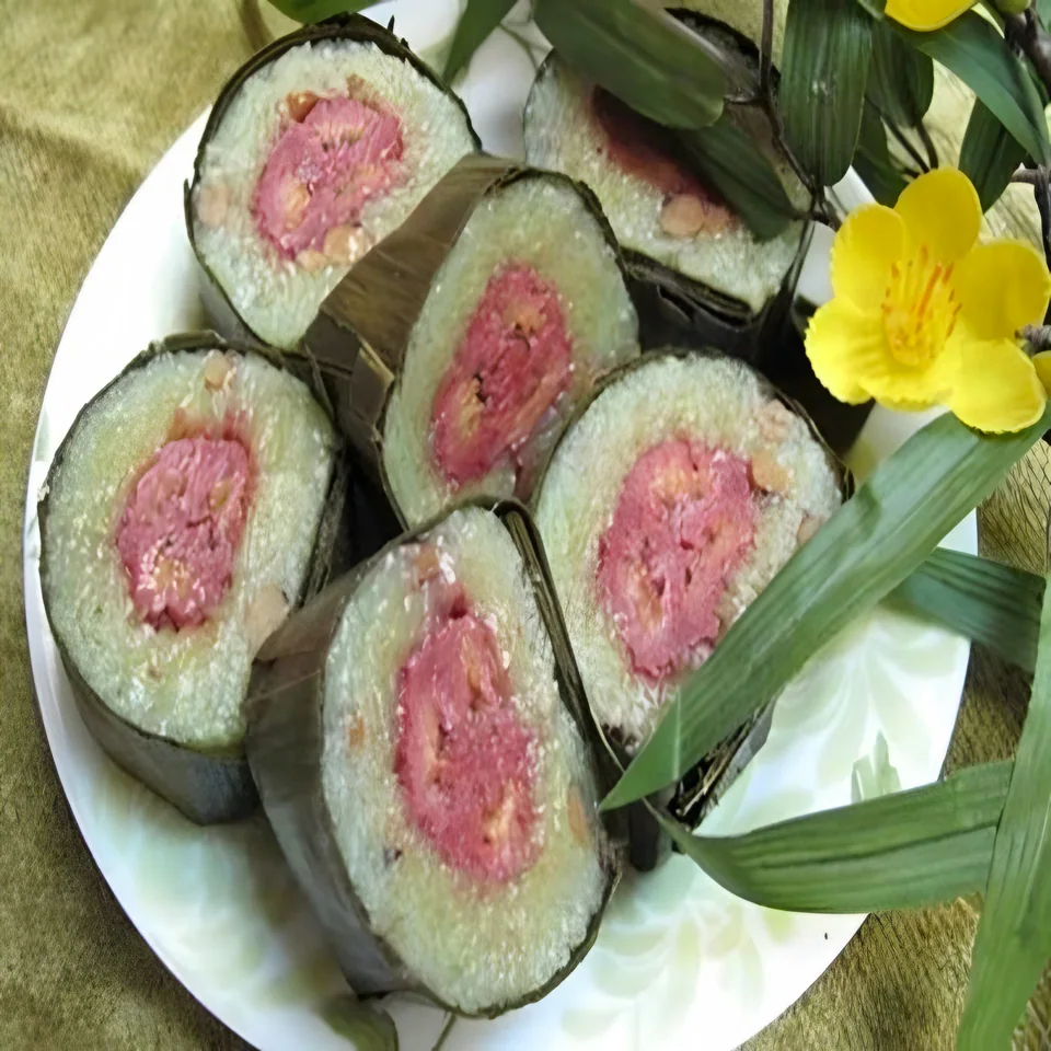 Num Ansom (Sticky Rice Cake)