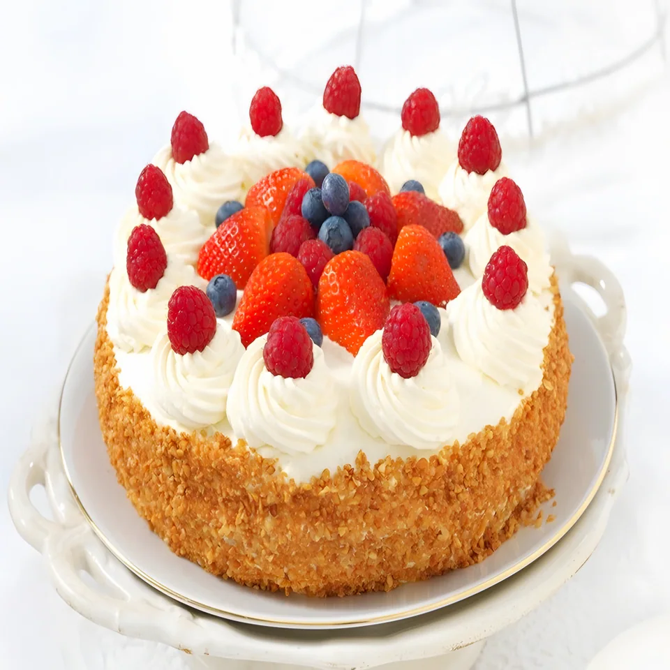 Dutch Whipped Cream Cake (Slagroomtaart)